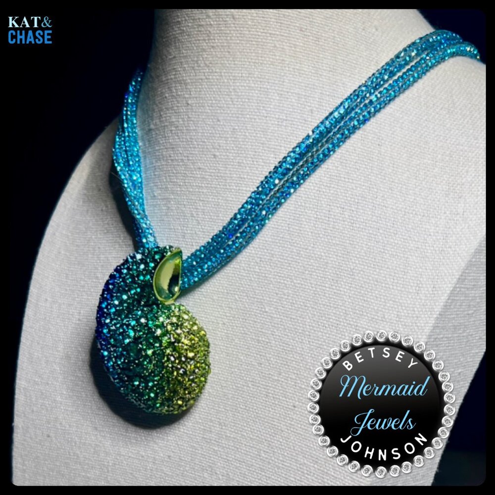 Betsey Johnson Mermaid Jewels Necklace 15" Conch Shell Blue Ombre Ursula Ariel - Picture 4 of 11